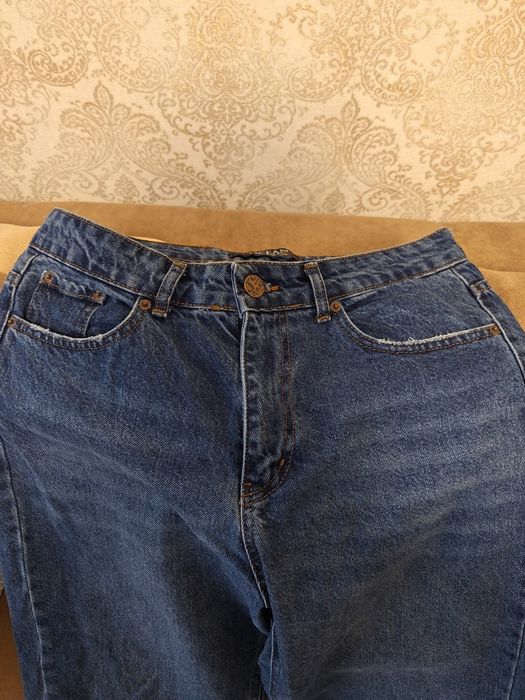 Джинси, стан нових. Р.33