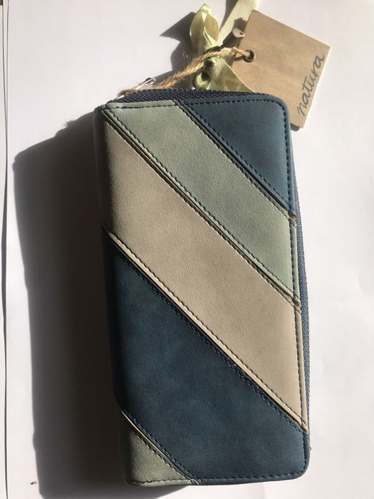 Carteira em pele