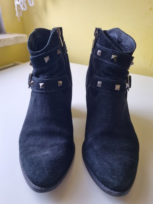 Czarne botki Lasockiego