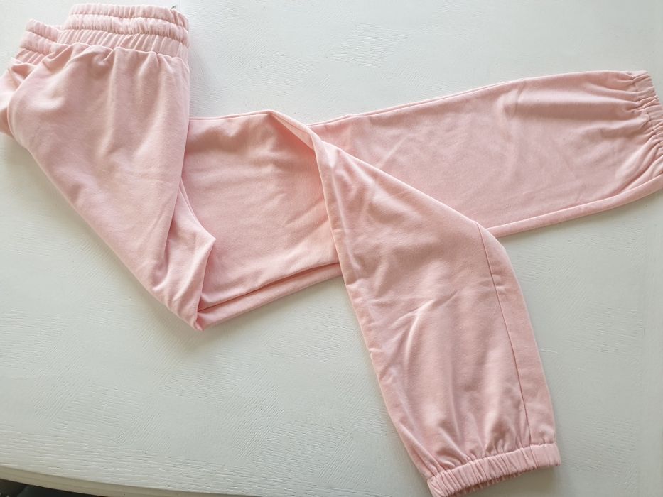 NOWE spodnie dresowe NAOISE r.S