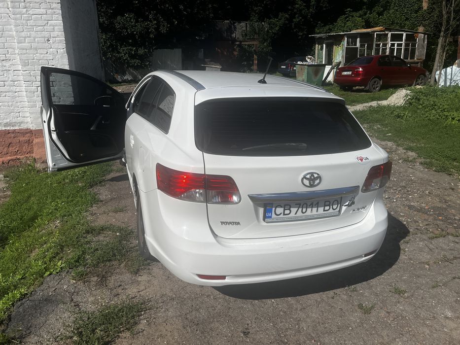 Toyota avensis 2012