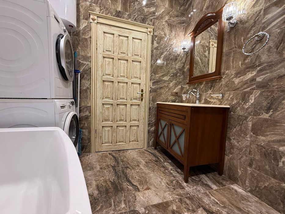 Квартира погодинно, подобово 3 кв у Центрі Тепла