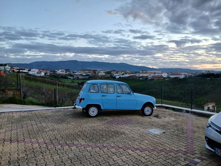 Renault 4L reparada