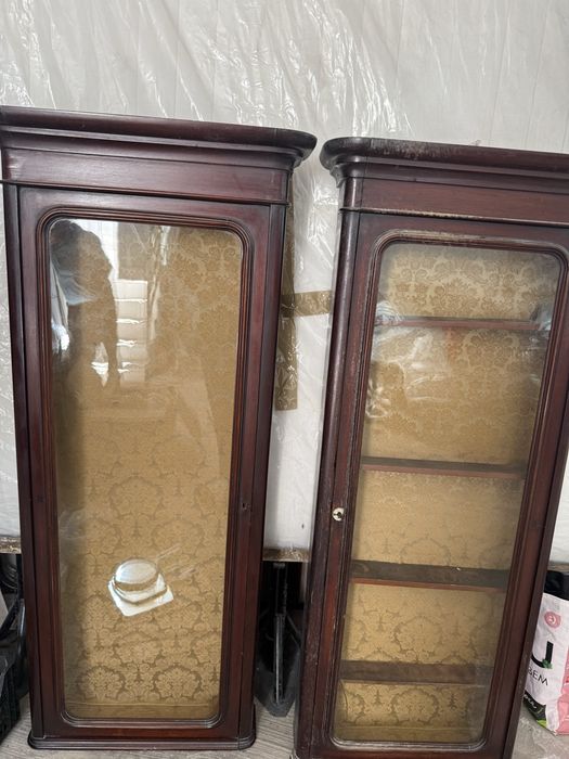 vitrines de estilo Louis Philippe