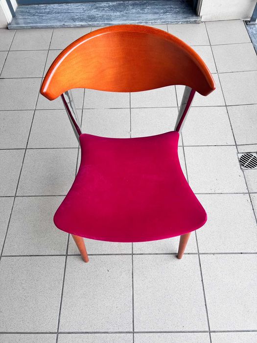 Cadeira almofadada muito boa qualidade