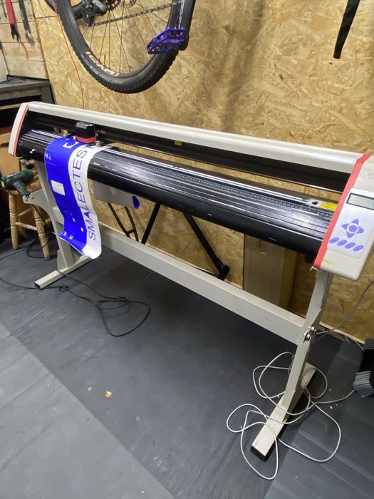 Ploter tnący redsail roland rs 1360c  reklama drukarka