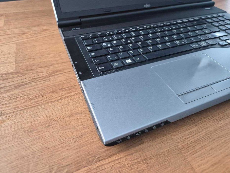 Ноутбук 17.3" Fujitsu LifeBook N532 i7-3630QM 4GB RAM 750HDD FullHD уцінка