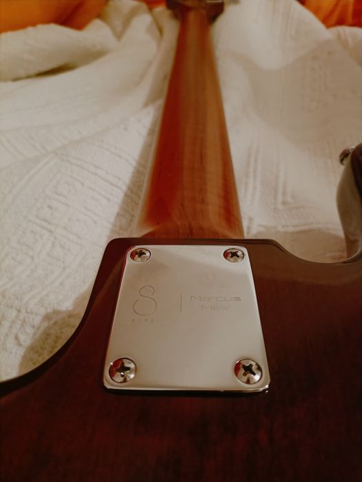 Marcus Miller V5 praticamente novo