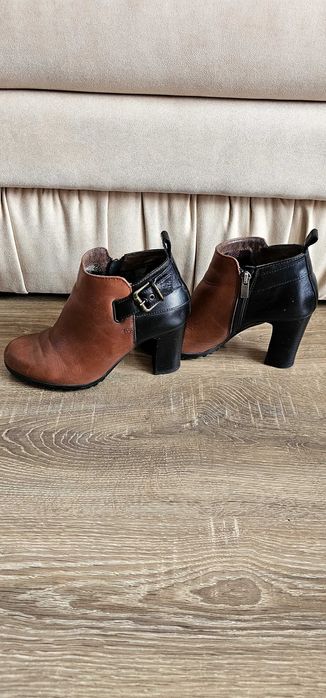 Отдам женские ботинки