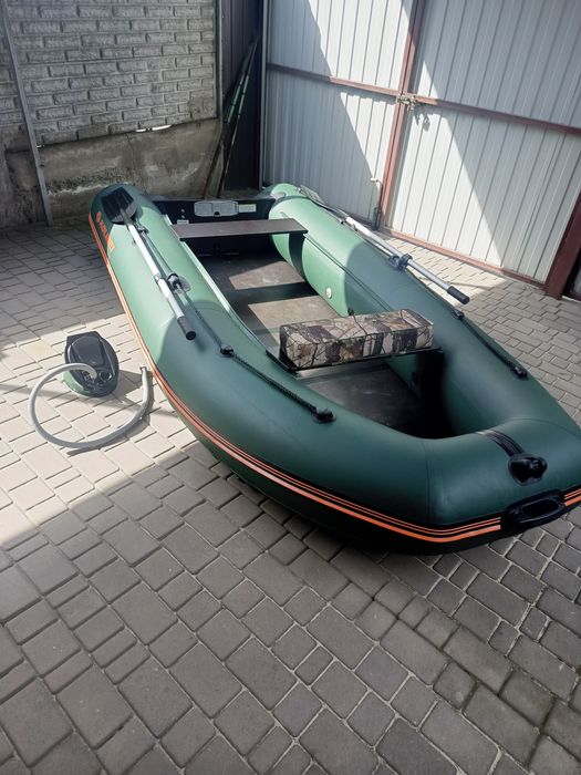 Продам нову Колібрі КМ-330DL з човновим мотором Parsun T5.8BMС
