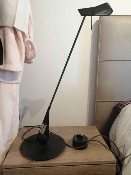 Candeeiro de mesa preto led