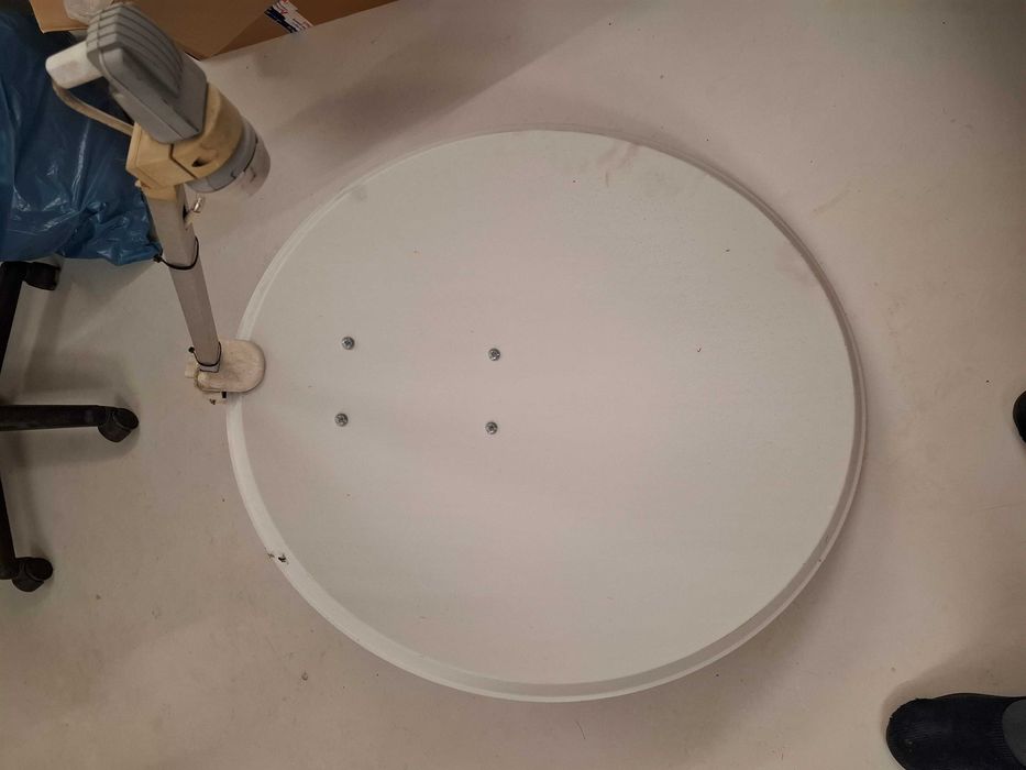 Antena satelitarna czasza 85cm z uchwytem i konwerterem