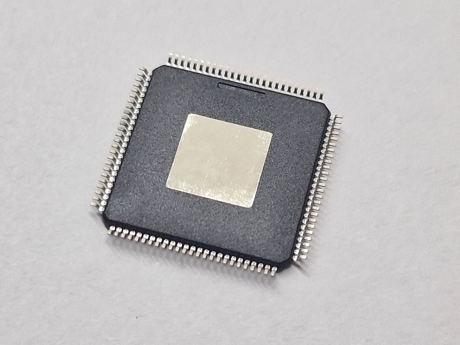 #816   Syntezer AD9858BSV