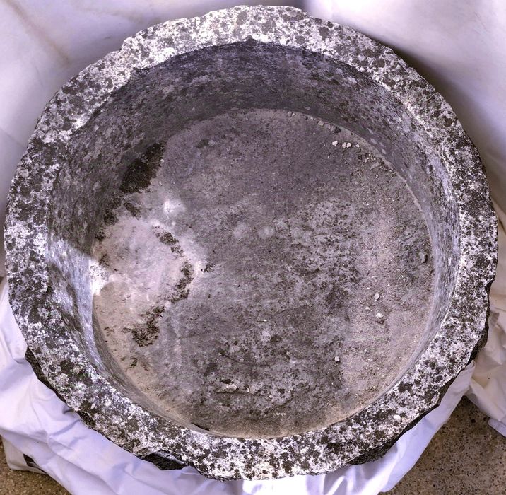 Pias redondas rústicas antigas