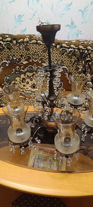 Люстра для гостиной