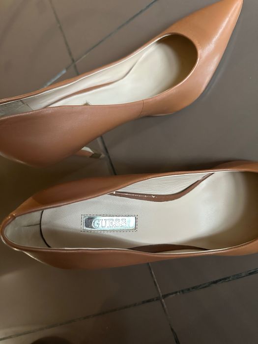 Туфлі на підборах Guess