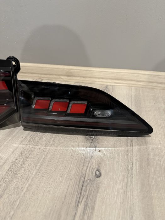 Lampy lewy tył komplet Volkswagen Golf VIII IQ LIGHT