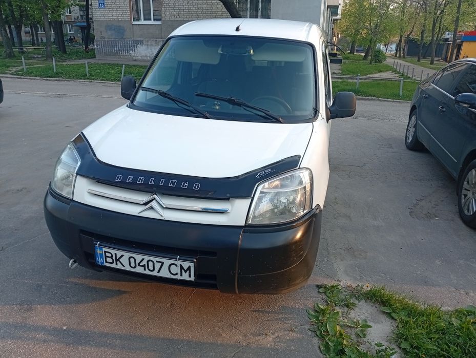 Автомобіль Сітроен берлінго