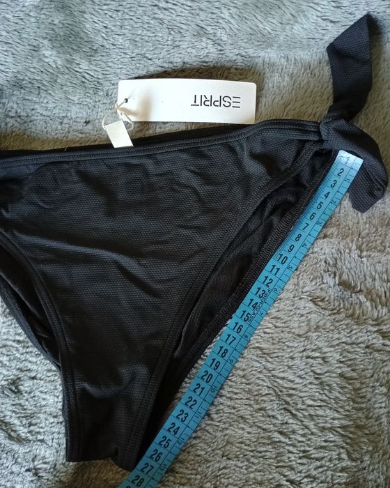 Dół od bikini Klasyczna czerń z wiązaniem