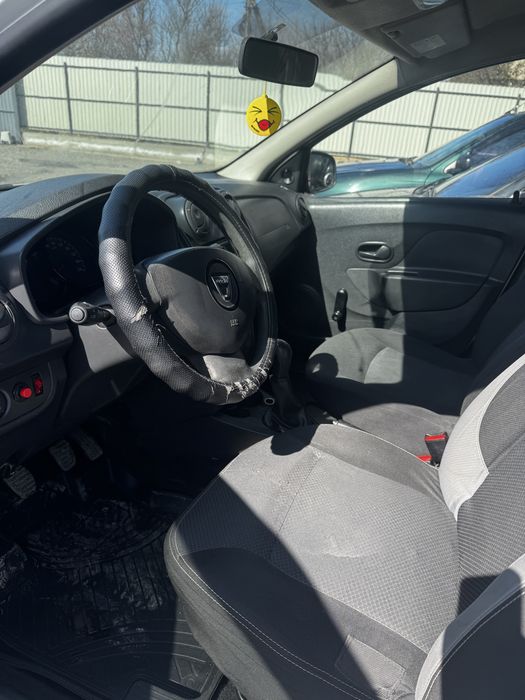 Продам Dacia Logan 2016 год 1.2л Газ-бензин