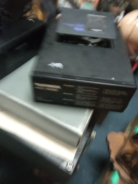 Máquina de filmar e gravador profissional.JVC.com mala.