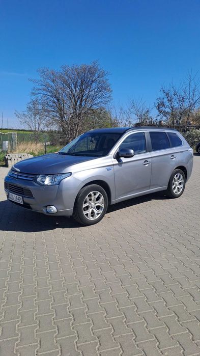 Sprzedam Mitsubishi Outlander  PHEV