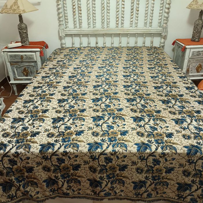 Colcha de seda antiga