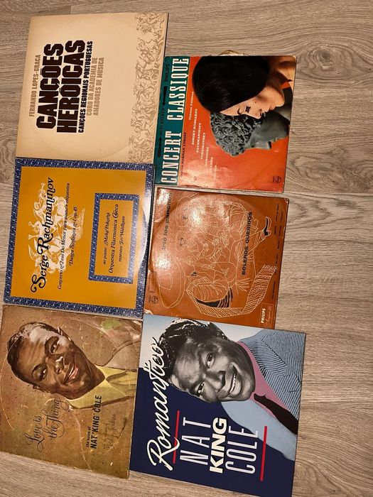 Vinis variados em bom estado