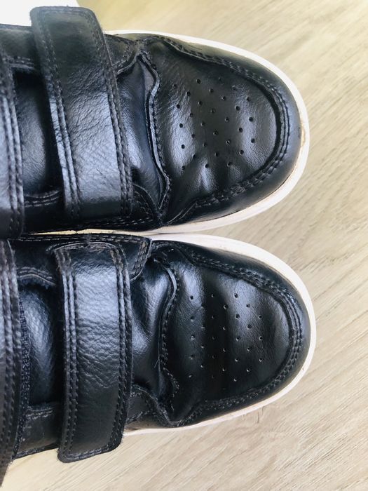 Кросівки Зара