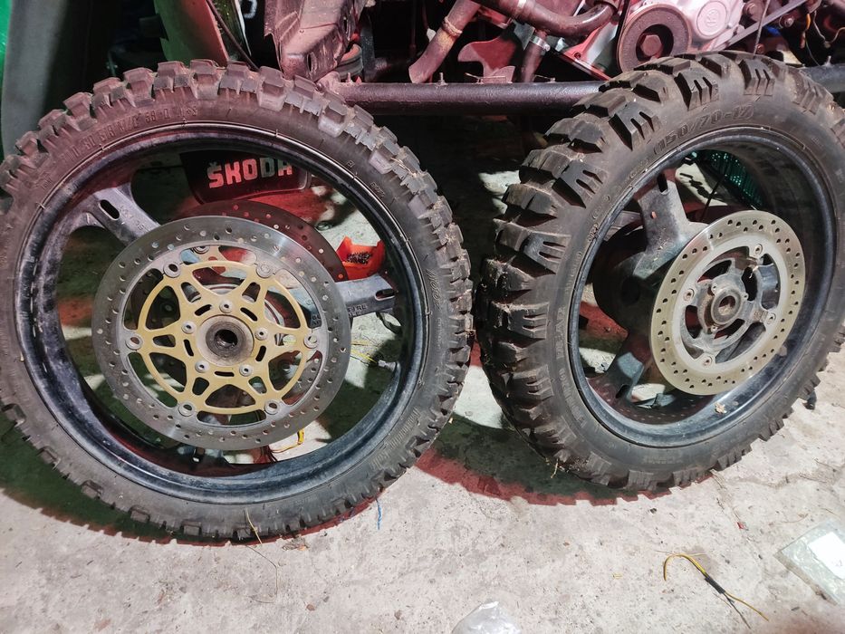 Koła przód tył z oponami kpl Suzuki DL-1000 V-Strom