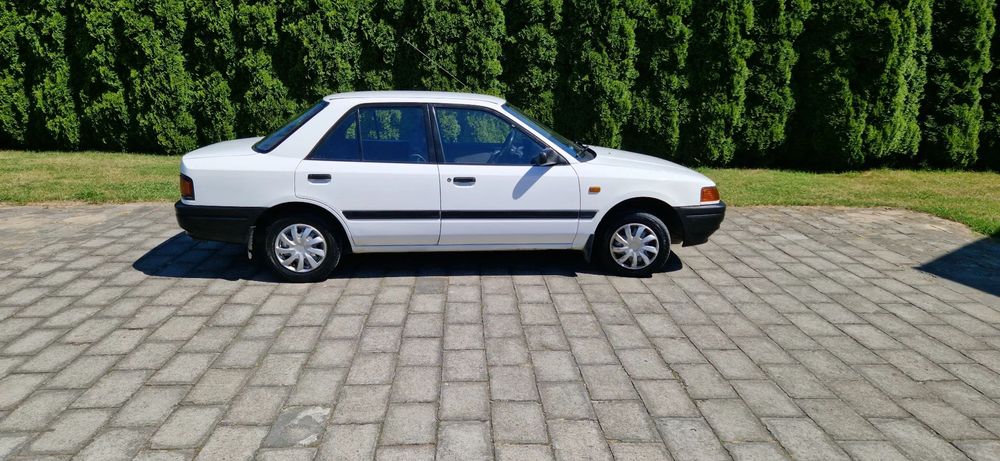 Mazda 323
