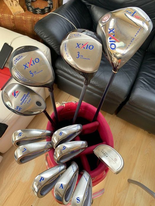 Conjunto de tacos de golfe para senhora XXIO usados