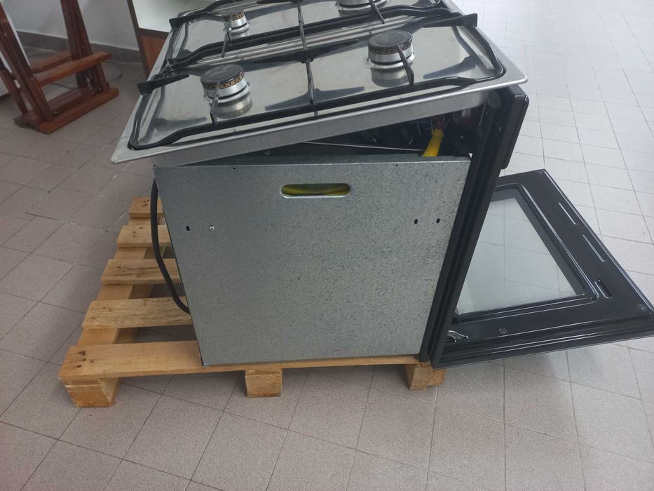 Placa a Gás com Forno Elétrico TEKA