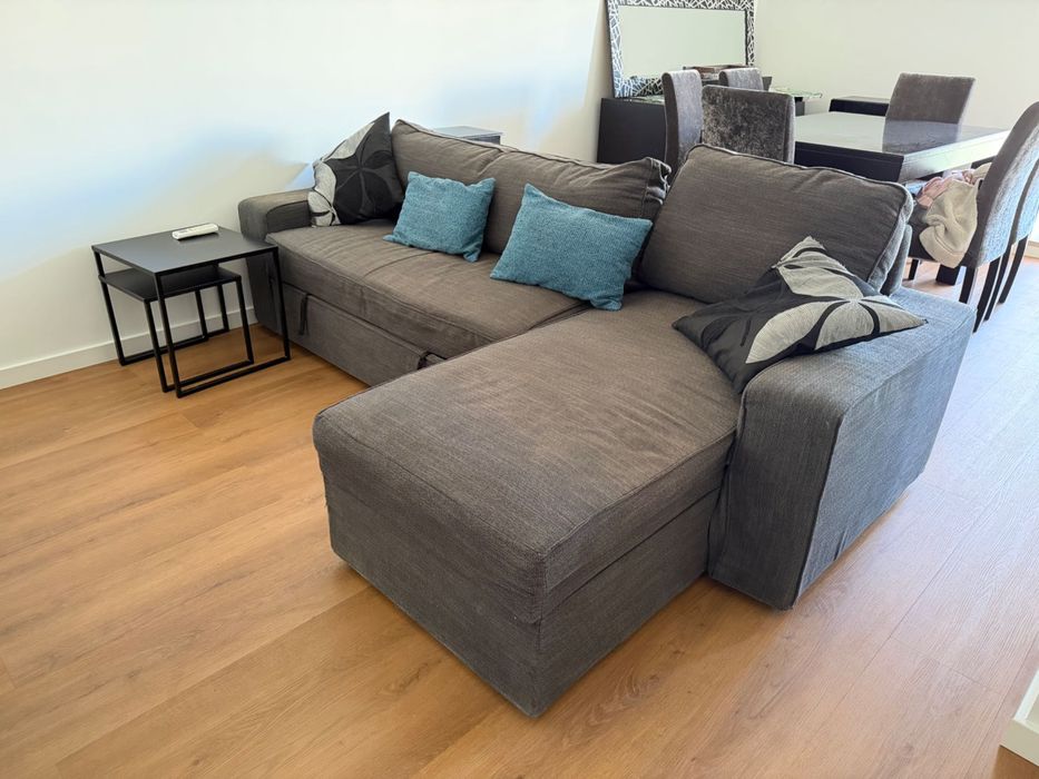 Sala completa, em madeira feita à medida + sofá-cama