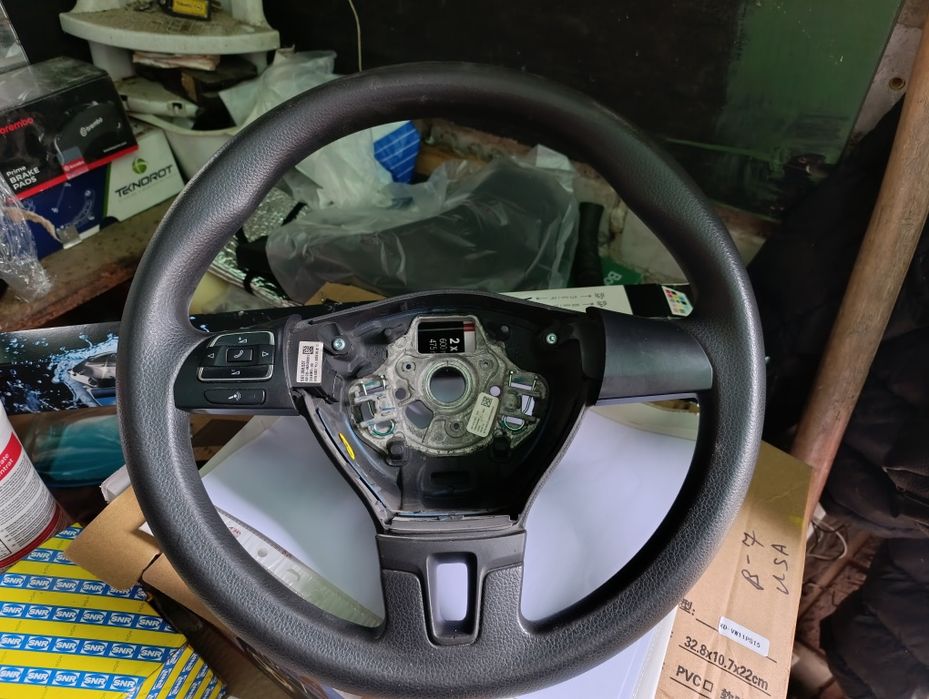 Руль + Кнопки  магнитола телефон Пассат В7 Америка