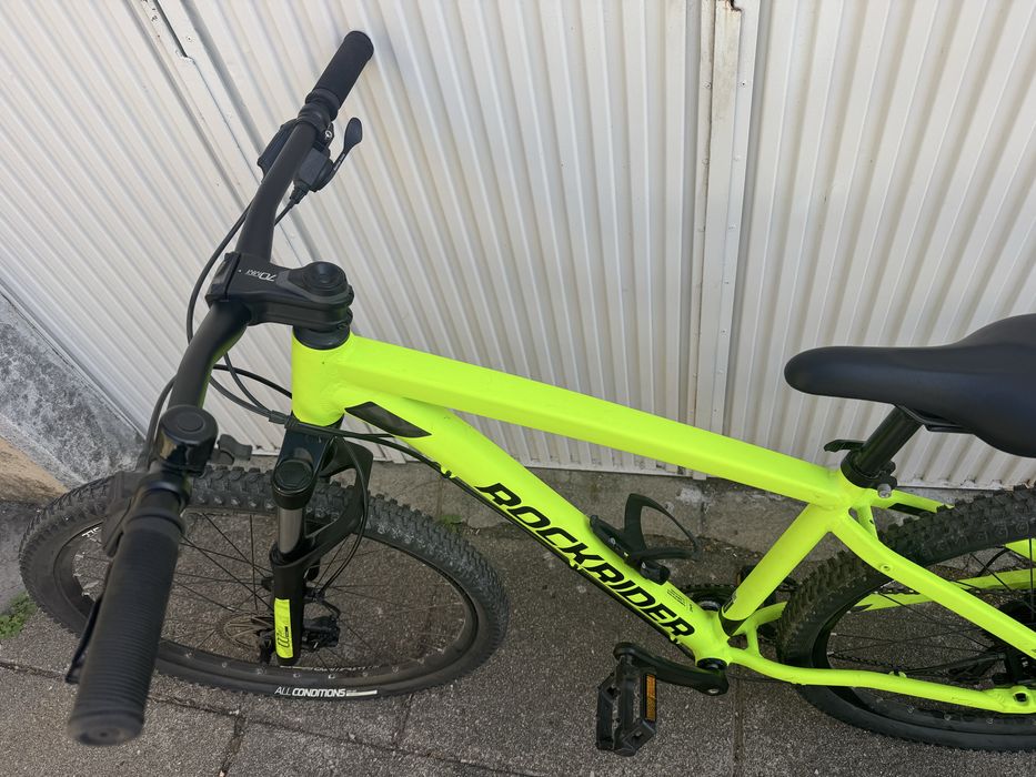 Bicicletas e suporte
