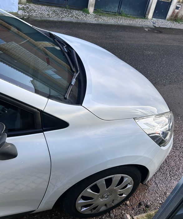 Clio 2016 bem estimado