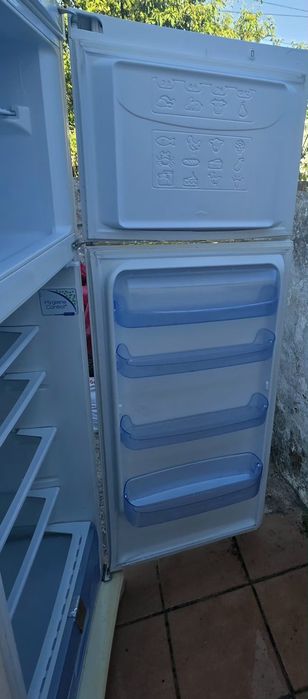 Frigorífico Indesit...Esta em bom estado  200€ negociável!