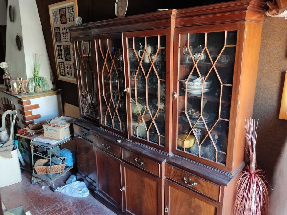 14a - Aparador com Cristaleira A de Sala de Jantar e Estar