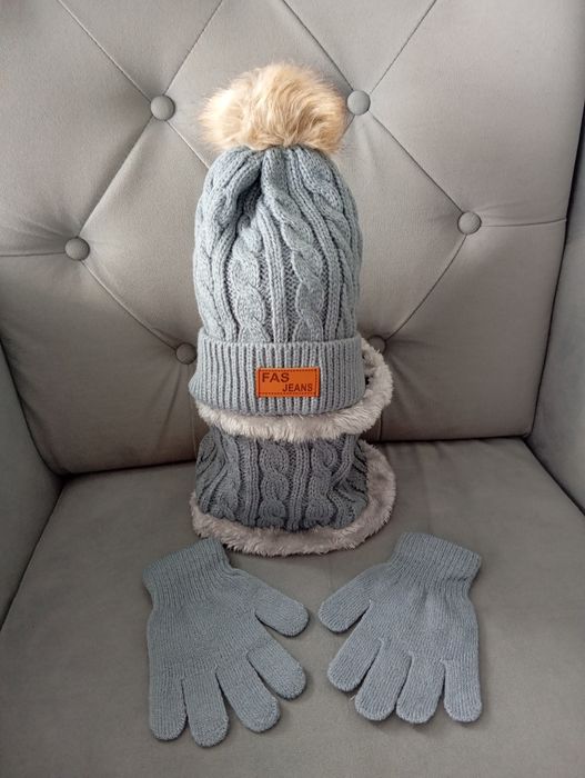 Szary ciepły zestaw komplet zimowyczapka komin rękawiczki