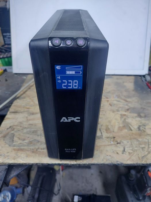 ДБЖ APC Back-UPS Pro 900VA (BR900G-GR)
