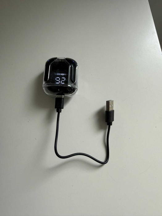 Fones TWS Bluetooth 5.3 c/ display LED – Design transparente - Portes Gratuitos