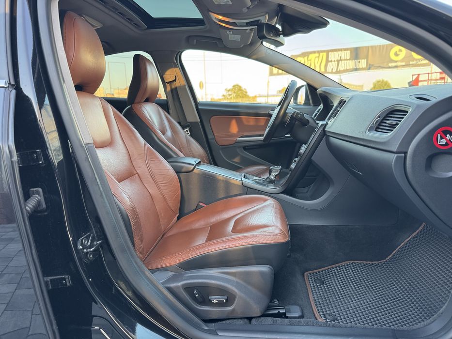Volvo S60, 2011 року, 3.0 бензин, автомат, повний привід