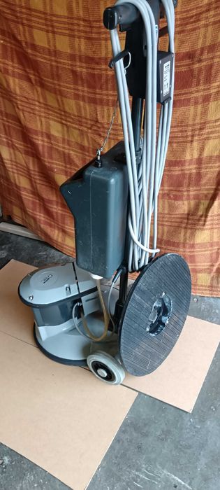 Polidora, limpadora de pisos Nilfisk N 510 B