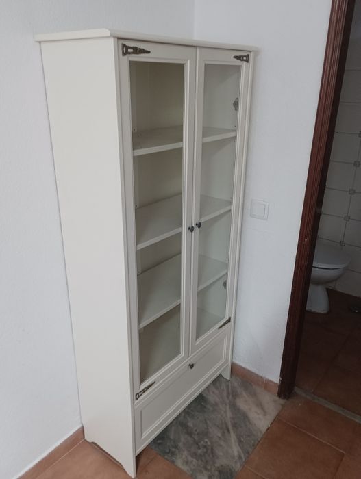 Vitrine branca como nova
