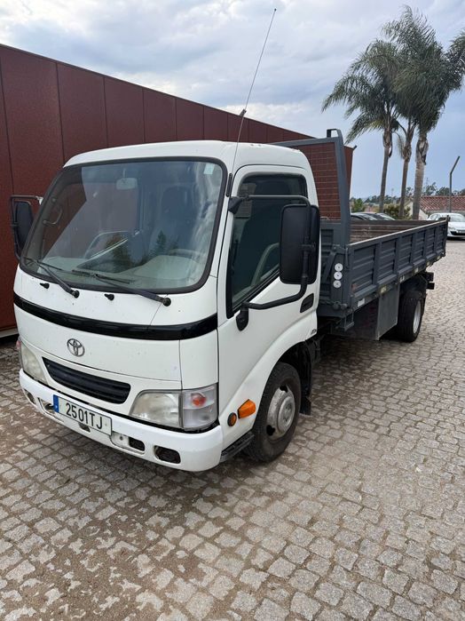 Toyota dyna tribasculante