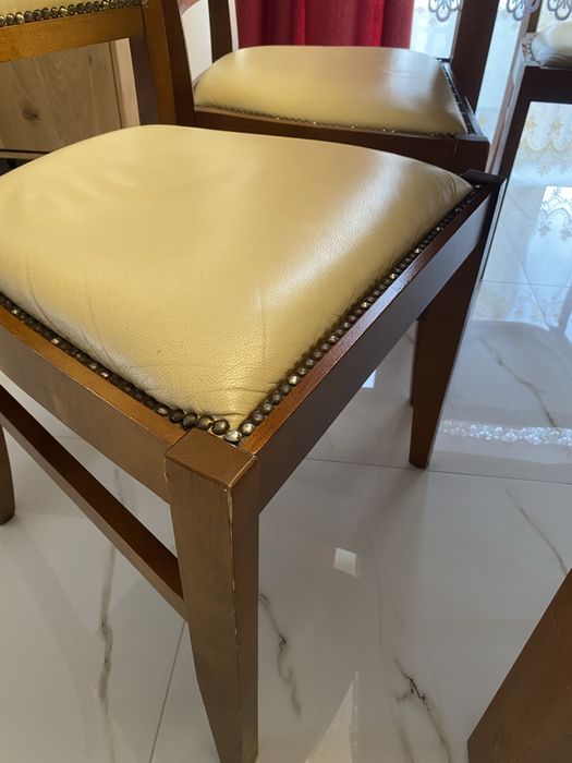 Krzesla z litego drewna , drewno naturalne 100 % bukowe