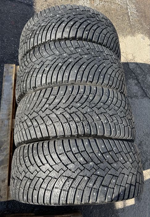 Як нові автошини Pirelli Scorpion Ice Zero 2 285/45 R21 113H XL (шип)
