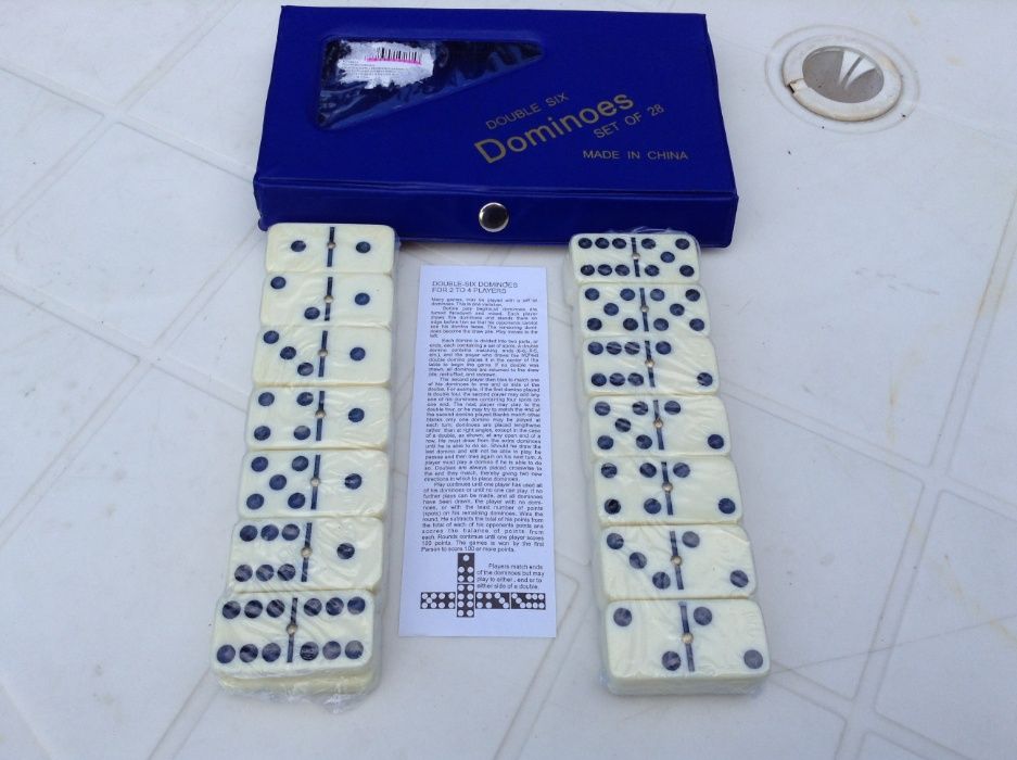 DOMINÓ - Jogo de mesa - 28 peças Completo - NOVO - cada 5 €