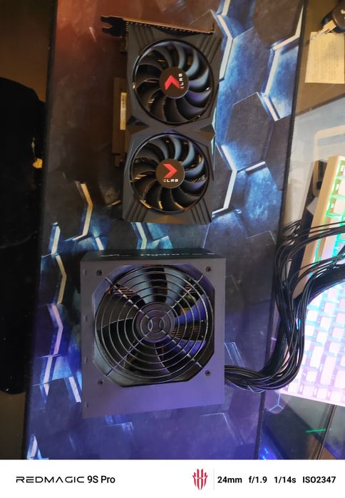 4060 de 8gb  ma fonte 600 wats 400 euros